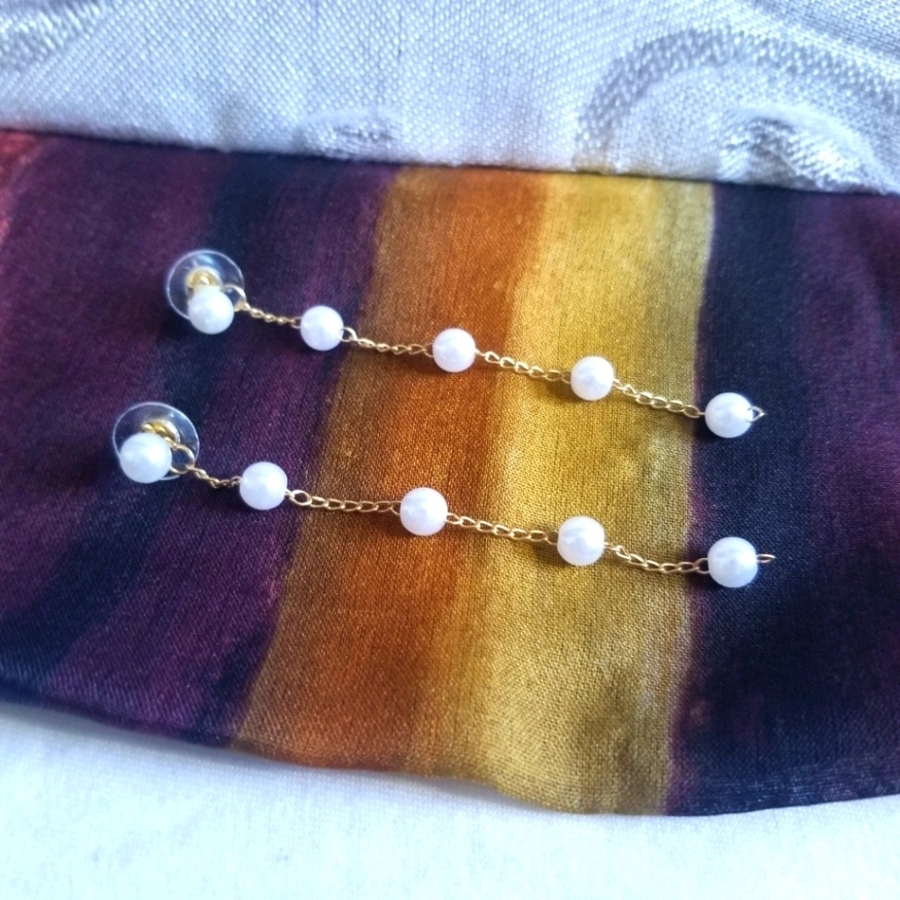 2 In 1 Gold and White Faux Pearl Dangling Earrings.Pre-Owned In EUC